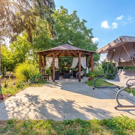 Nora 2br & Garden - Happy Сasa de vacaciones